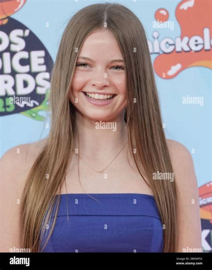 2016 Nickelodeon KCAs Hair & Makeup — See The Best Beauty