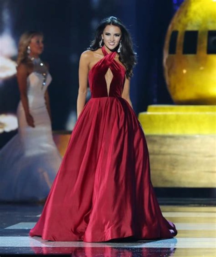 2017 Miss America Dresses — See The Pageant’s Evening Gowns