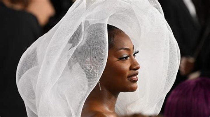 2018 Academy Awards Hair & Makeup — The Best Beauty Looks On The Red Carpet