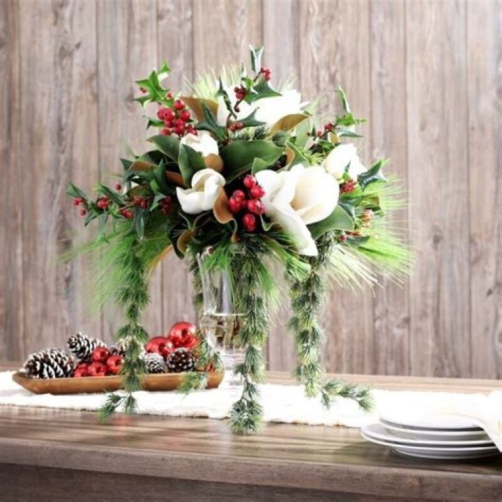 ‘A Christmas Arrangement’ — Photos