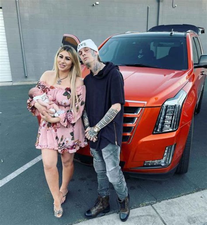 Aaron Carter Denies Pregnancy Rumors After Hinting GF Was Expecting – Hollywood Life