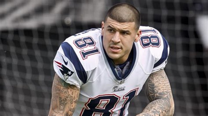 Was Aaron Hernandez Gay? His Friends Speak Out About His Sexuality – Hollywood Life