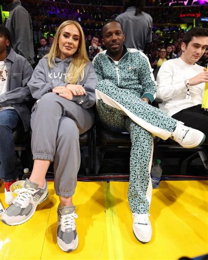 Adele Rocks Sweatpants On Date With Rich Paul At L.A. Lakers Game – Hollywood Life