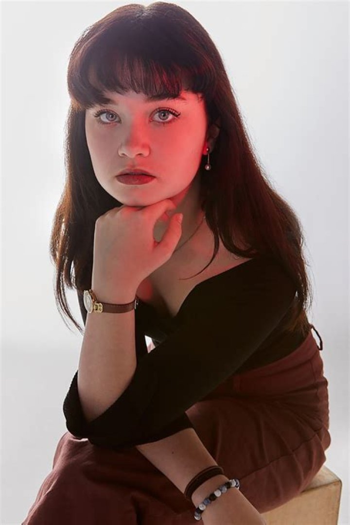 Alison Thornton — Exclusive Portraits