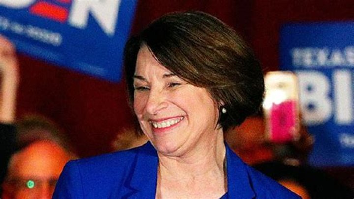 Amy Klobuchar Withdraws From VP Consideration & Urges Biden To Choose A ‘Woman Of Color’