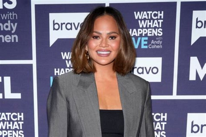 Andy Cohen Would ‘Love’ For Chrissy Teigen To Replace LVP On ‘RHOBH’: She’s ‘A Gold Mine’