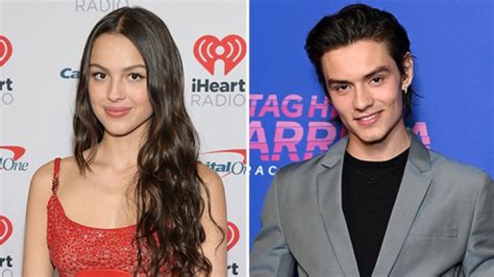 Are Olivia Rodrigo and Louis Partridge Dating? Everything We Know – Hollywood Life