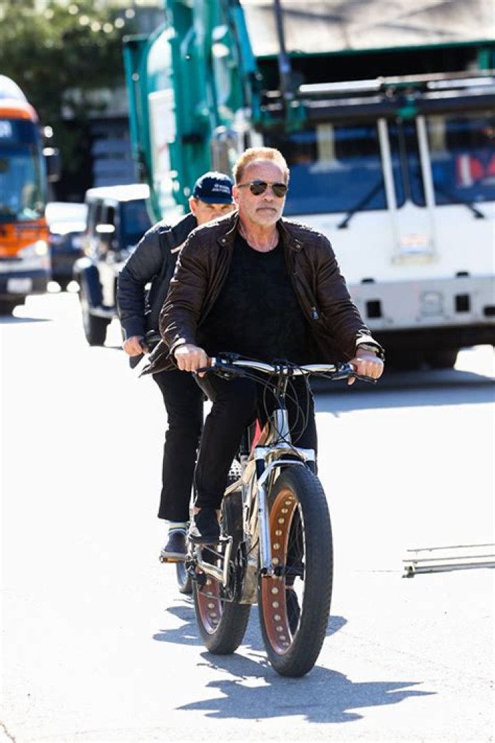Arnold Schwarzenegger Bike Rides After Car Crash: Photos – Hollywood Life