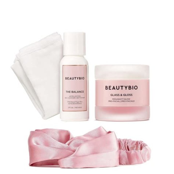 This At-Home Spa Facial is the Perfect Gift for a Beauty Lover