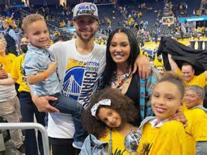 Ayesha Curry Proudly Sits Courtside To Cheer On Steph As He Returns To The Court After 4 Mos. 