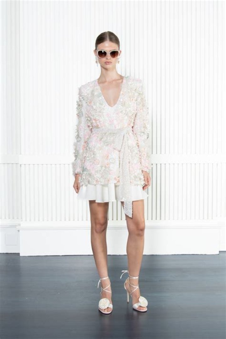 Badgley Mischka SS18 Runway Show During NYFW — See Pics