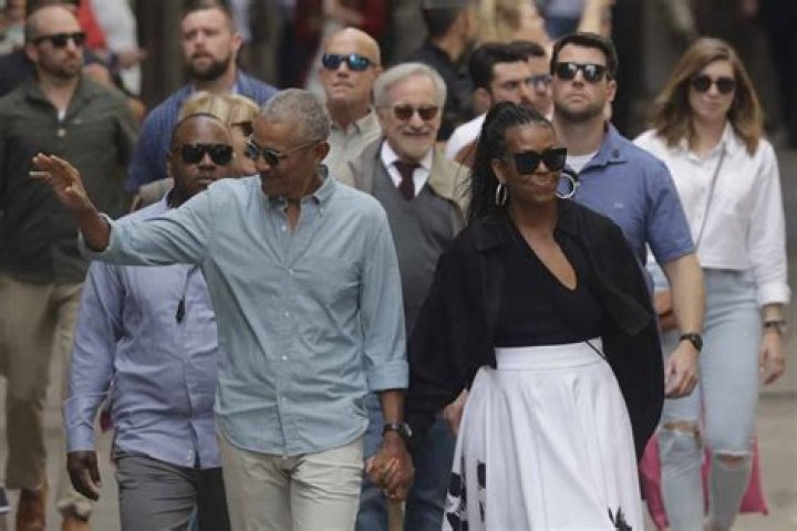 Michelle & Barack Obama Do A Double Date Day With Steven Spielberg & Wife Kate Capshaw in Barcelona: Photos
