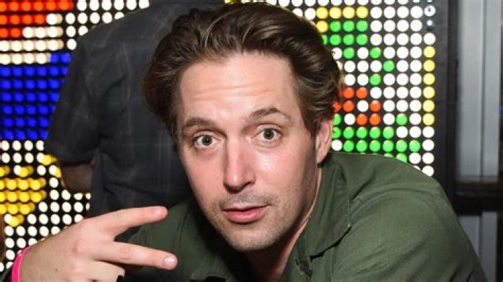 Beck Bennett – Hollywood Life