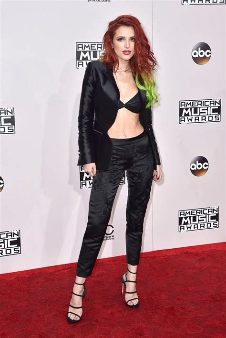 Bella Thorne’s Hottest Looks – Pics Of The Star – Hollywood Life