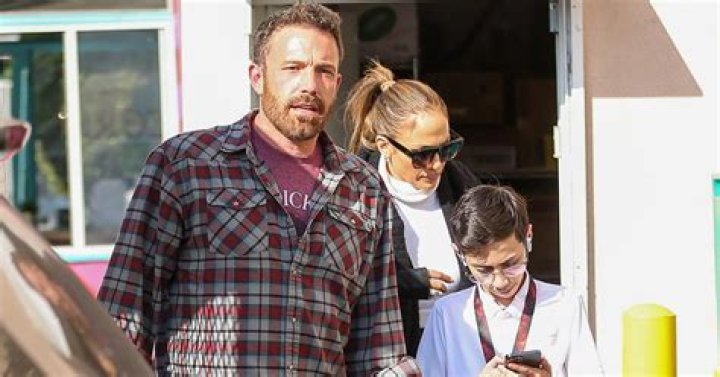 Jennifer Lopez & Ben Affleck Take Their 5 Kids To The Mall: Photos – Hollywood Life