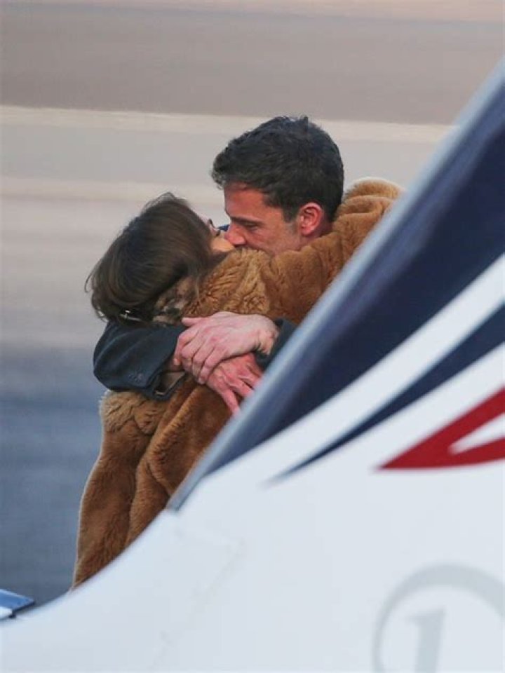 Ben Affleck & Jennifer Lopez Share A Passionate Kiss Before Her Flight — Steamy Photos