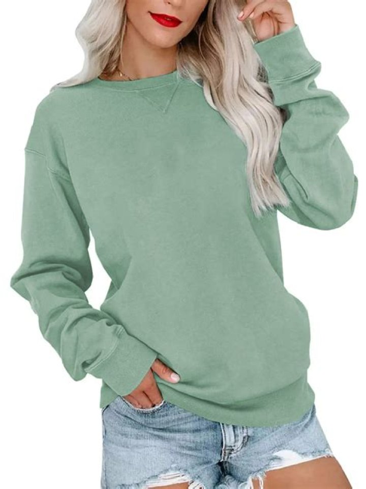 Cozy Long Sleeve Sweatshirts That Are Stylish Enough For Meetings & Warm Enough For Outside Workouts