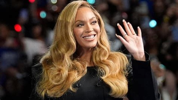 Beyonce In Houston — Pics