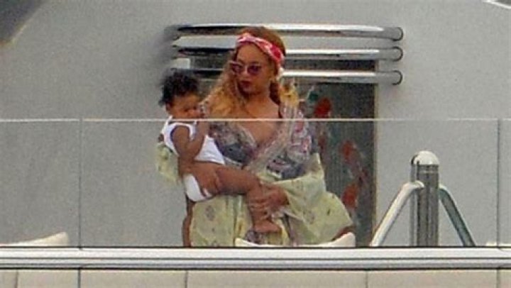 Beyonce’s Twins Rumi & Sir, 3, Hit The Beach In Malibu With Mom In Cute Pics