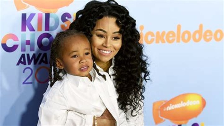 Dream Kardashian, 2, Helps Brother King Cairo, 6, Build A Fort & Gives Blac Chyna A Kiss In Cute Videos 
