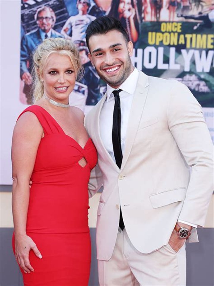 Britney Spears’ BF Sam Asghari Wears ‘Free Britney’ Shirt Ahead Of Court Appearance