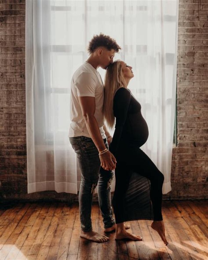 Patrick Mahomes’ Fiancee Brittany Matthews Shows Off Baby Bump During Pregnancy Workout