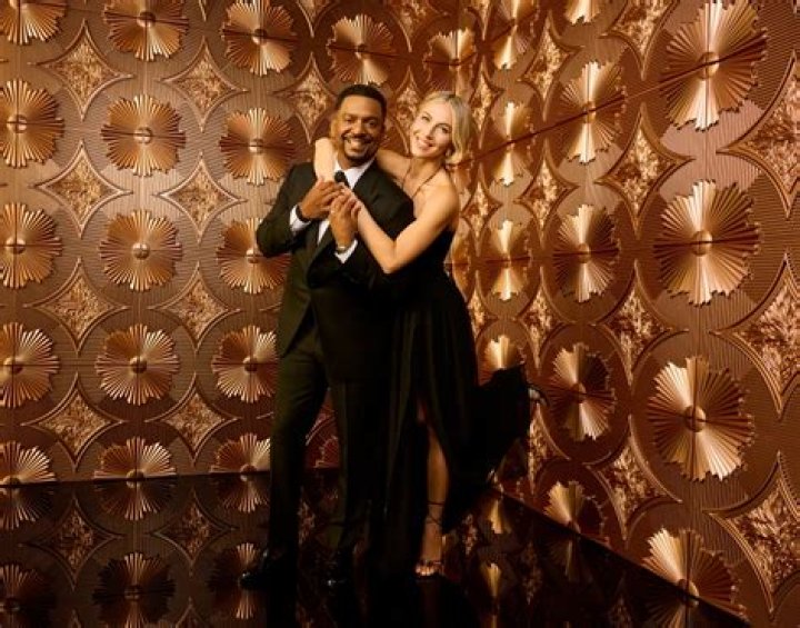 Carrie Ann Inaba Remembers Aaron Carter On ‘DWTS’ After His Death – Hollywood Life