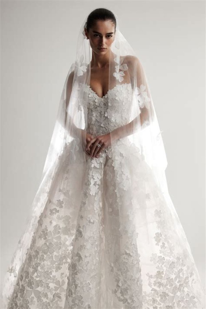 Catherine Giudici Wedding Dress — Sean Lowe’s Bride Stuns In Monique Lhuillier – Hollywood Life