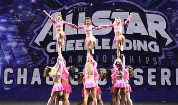 Photos Of The Show – Hollywood Life