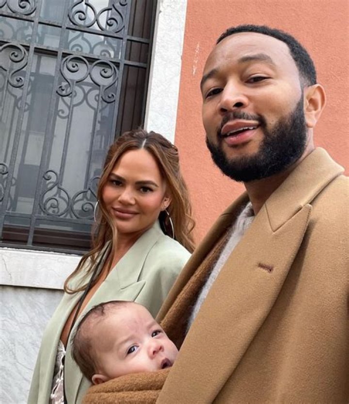 Chrissy Teigen & John Legend Welcome Another Child On ‘Blessed Day’ – Hollywood Life