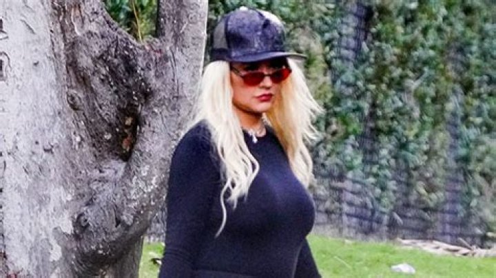 Christina Aguilera In Sweatpants & Tight Top – Pics – Hollywood Life