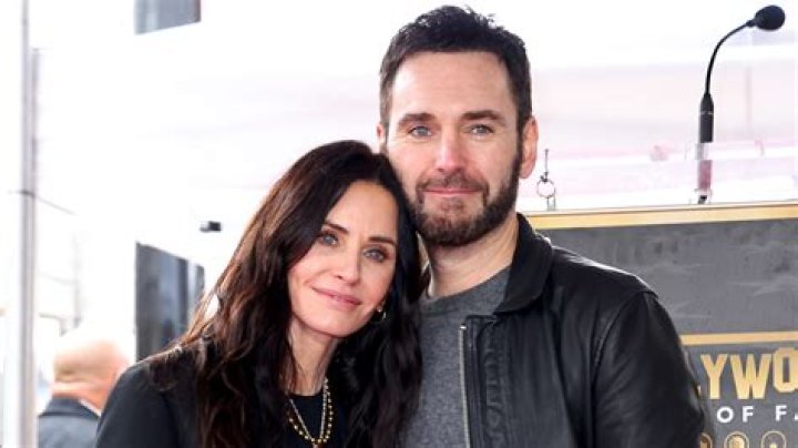 Courtney Cox & Johnny McDaid On Birthday Date In London: Photos – Hollywood Life