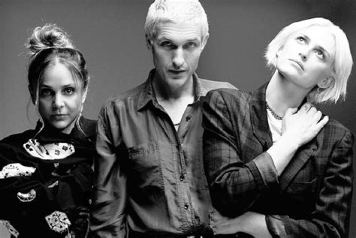 Emily Armstrong Discusses New Album – Hollywood Life