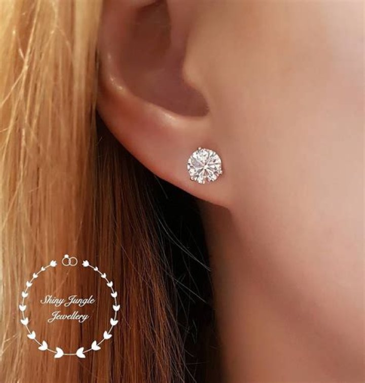 Treat Someone This Christmas To These Gorgeous Diamond Stud Earrings For Under $100