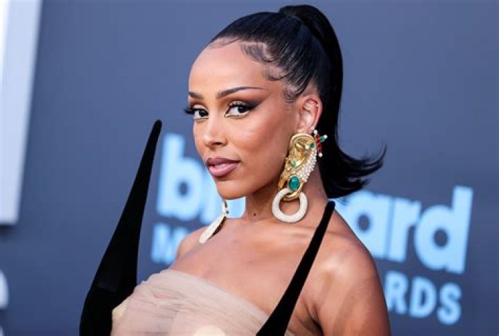 Doja Cat: Photos – Hollywood Life