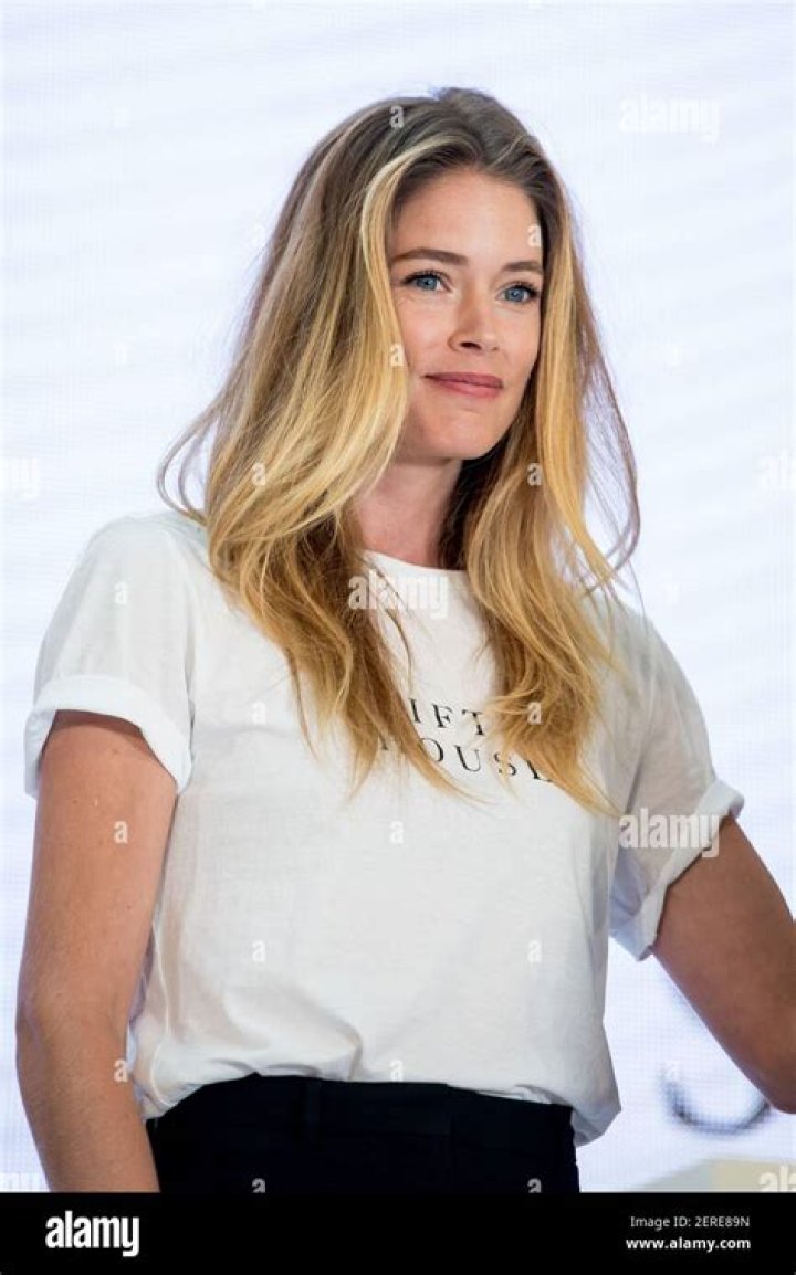 Doutzen Kroes Twerks In Sexy Red Swimsuit For ‘Love’ Advent Shoot — Watch