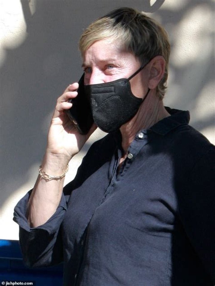 Ellen DeGeneres Wears Mask Hanging Off Her Face Just 9 Days After Revealing Positive COVID-19 Test