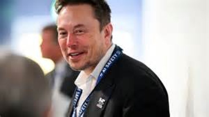 Elon Musk Reportedly Believes Ex-GF Grimes ‘Wasn’t Real’ & ‘Created By’ His Mind As A ‘Perfect Companion’