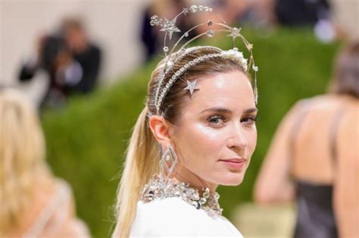 Emily Blunt’s Jeweled Miu Miu Dress At The 2021 Met Gala Channels An Iconic Hollywood Actress
