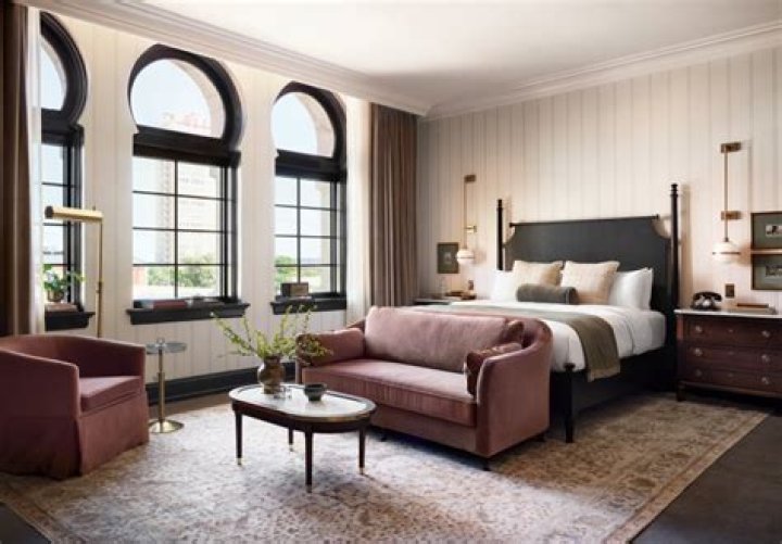 Learn About Chip & Joanna Gaines’ New Show – Hollywood Life