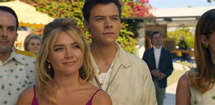 Florence Pugh Sings Harry Styles Song In ‘Don’t Worry Darling’: Listen – Hollywood Life