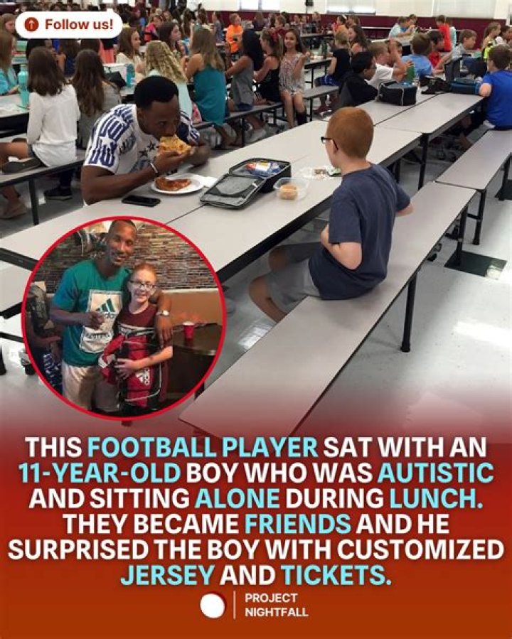 Florida State Football Player Eats Lunch With Autistic Boy At School — See Touching Pic