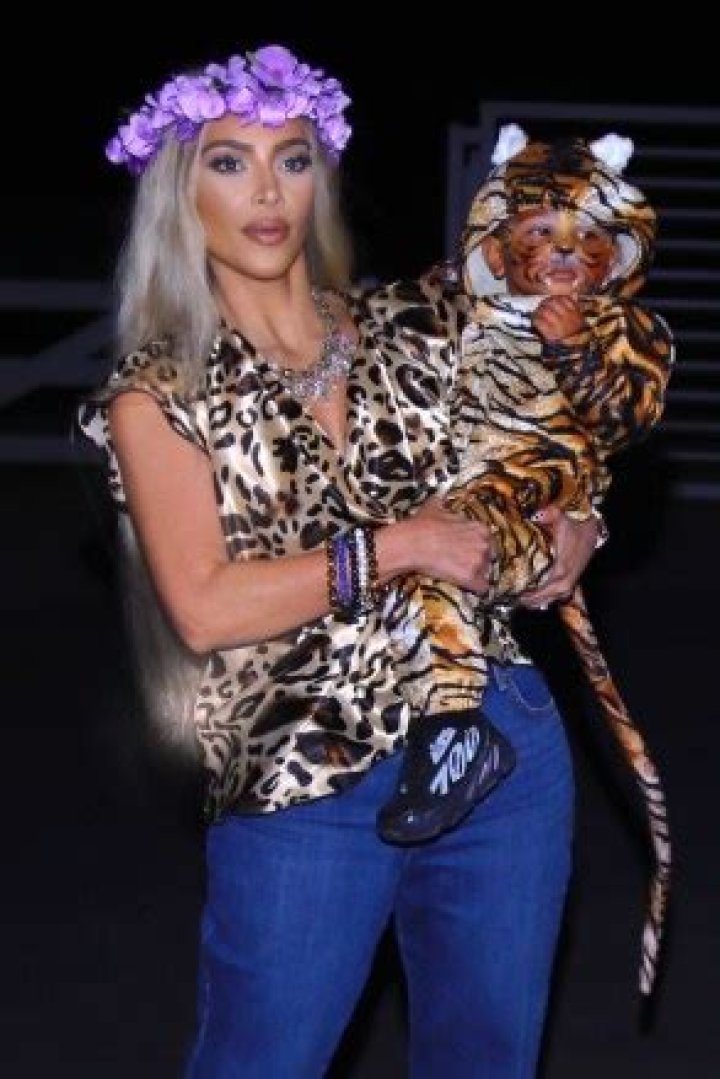 Gigi Hadid & Zayn Malik’s Baby Daughter Has Her 1st Halloween As ‘The Incredible Hulk’ — See Pic