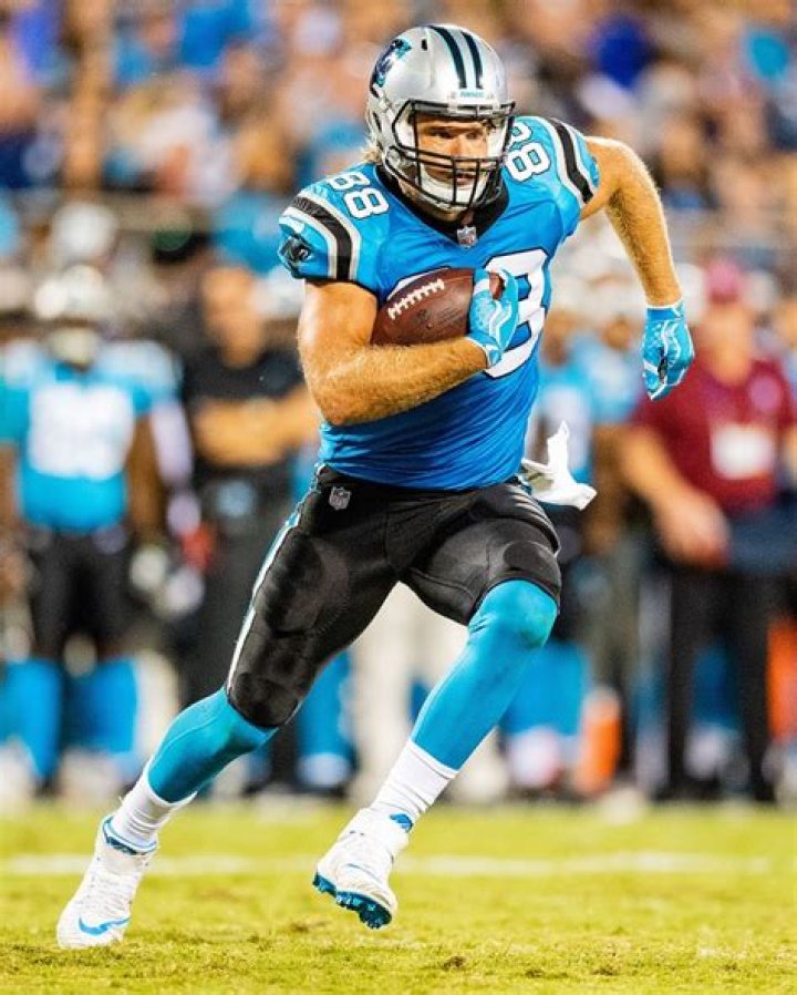 Greg Olsen — Photos Of The NFL Player – Hollywood Life