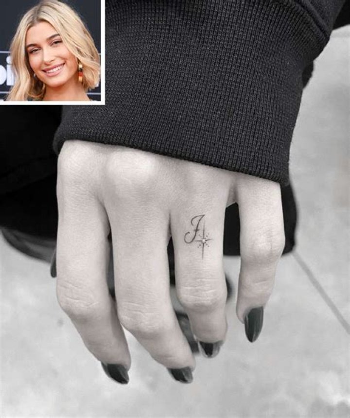 See Her ‘J’ On Her Ring Finger For Justin – Hollywood Life