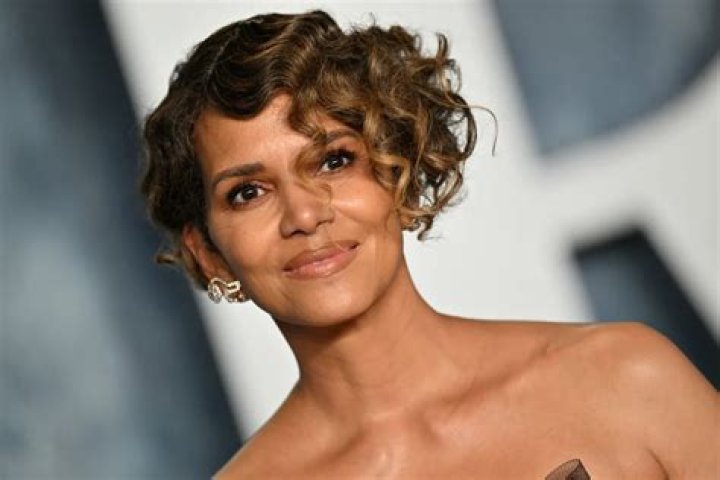 Halle Berry Claps Back After Troll Says She ‘Can’t Keep A Man’: ‘Who Said I Wanted To Keep Them?’