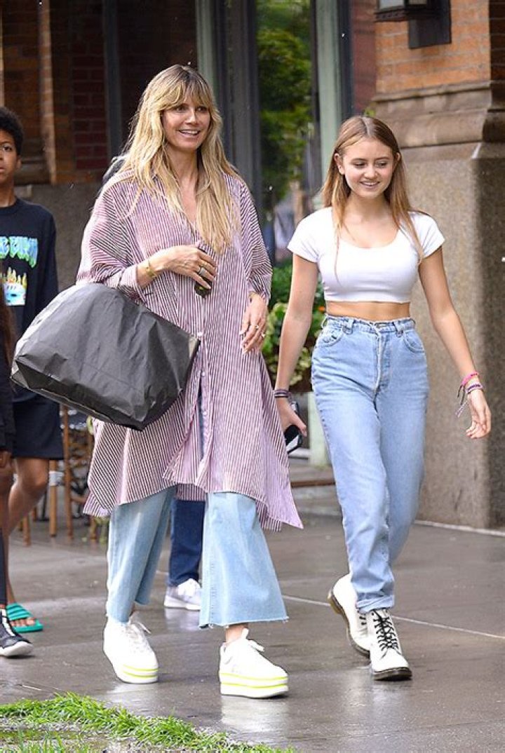 Heidi Klum’s Daughter Leni Reveals Struggles With Acne In Candid Post – Hollywood Life