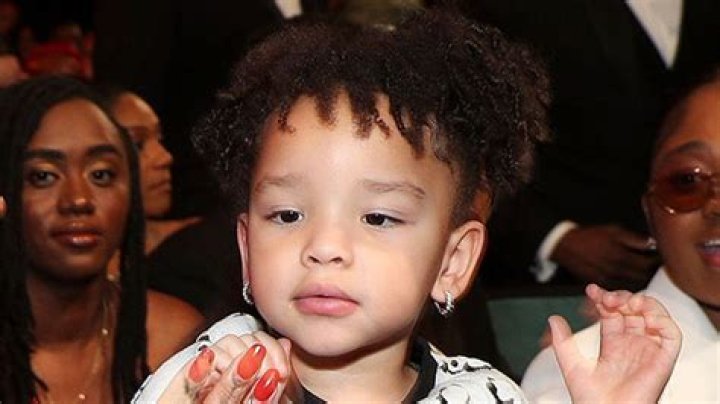 Heiress Harris Ignores Mom Tiny While Watching TV In Hilarious Video – Hollywood Life