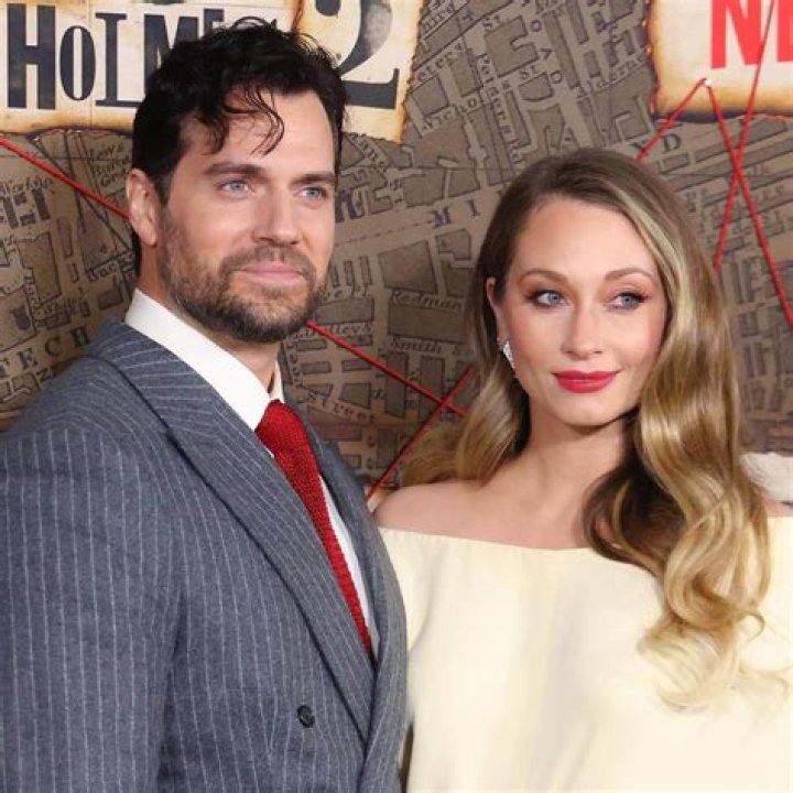 Henry Cavill Holds Hands With Girlfriend In Beverly Hills: Photos – Hollywood Life