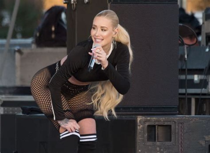 Iggy Azalea Rocks Black Outfit After Releasing 1st Music Video Since Giving Birth